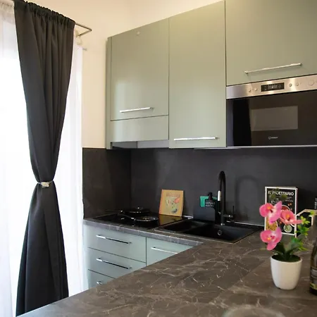 Casa E Per Vacanze Notti Romane Apartment *