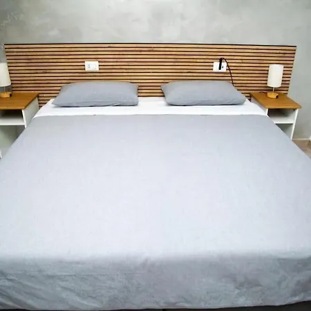 Casa E Per Vacanze Notti Romane Apartment *